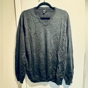 J. CREW MERINO WOOL V NECK SWEATER *Like New*